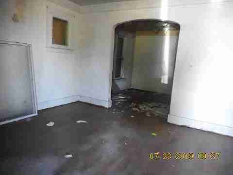 8956 Isham (13)_m.jpg